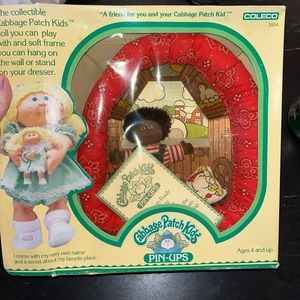 Cabbage Patch pin up from the 80’s. Vintage. In box. In used great condition.